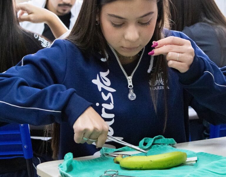 Mostra de Profissões do Colégio Marista Padre Eustáquio inspira estudantes e fortalece escolhas para o futuro