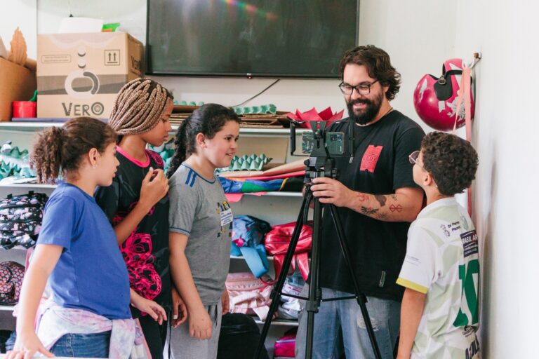 Luz, câmera, inclusão: oficinas de cinema revelam talentos nas periferias de Uberlândia