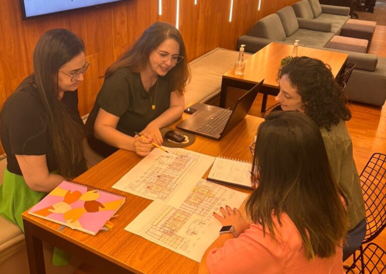 Presença feminina no mercado imobiliário transforma o setor e amplia diversidade