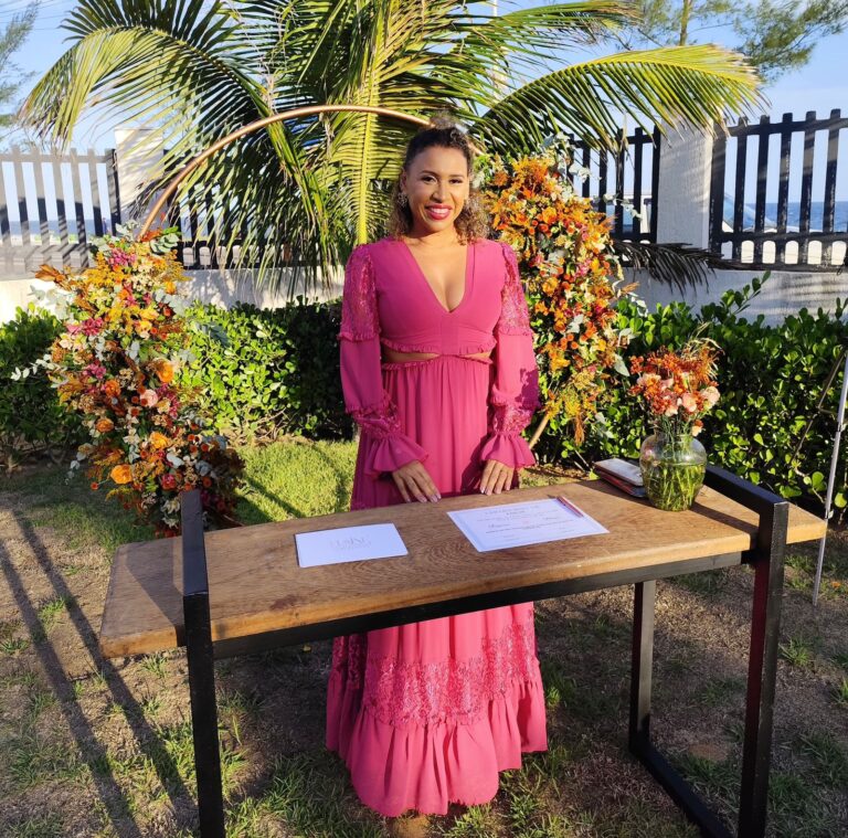 Setembro, mês das flores: cerimônias ao ar livre em alta