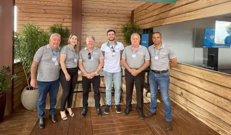 Sicoob Creditril participa da Casa do Leite no Camaru 2025 e reforça apoio à cadeia produtiva