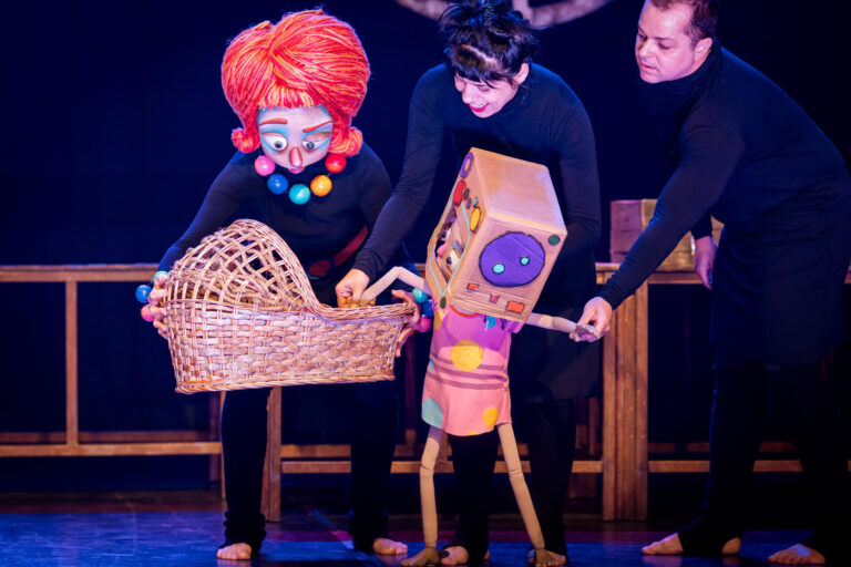 Festival Todos em Cena apresenta o espetáculo “Azul”, inspirado no universo autista