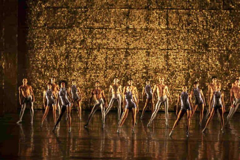 Grupo Corpo chega a Uberlândia com duas apresentações: Piracema e Parabelo