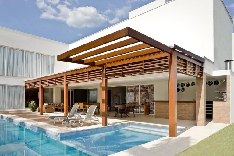 Formas funcionais, materiais duráveis e despojados Formas funcionais, materiais duráveis e despojados