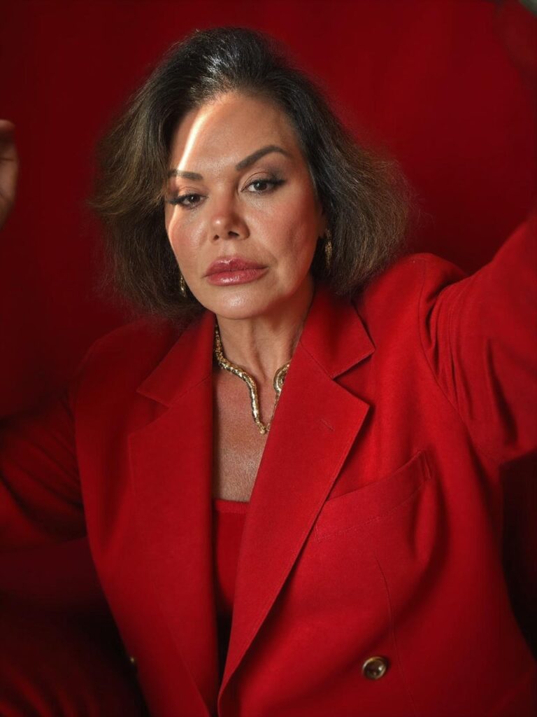 Sacerdotisa Analu ensina ritual de saúde e purificação inspirado no Sabbath das Bruxas de Samhain