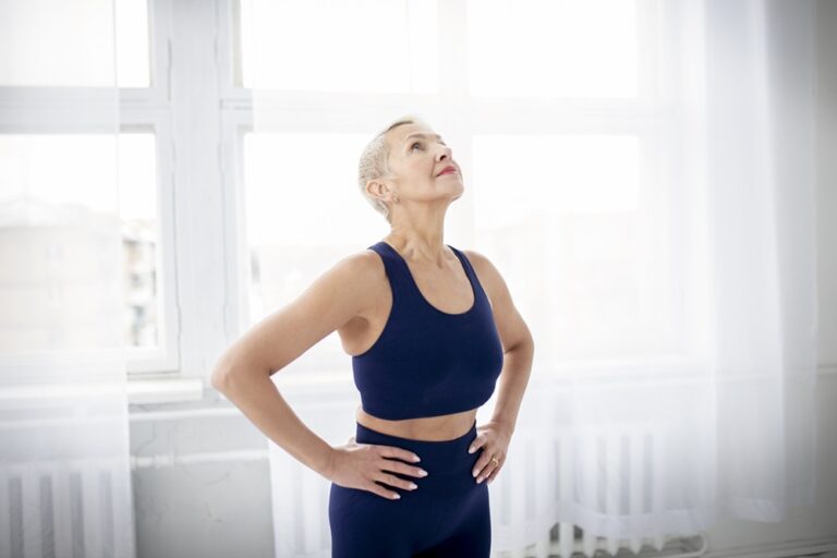 Especialista alerta: osteoporose pode ser silenciosa e atingir uma em cada três mulheres após os 50 anos