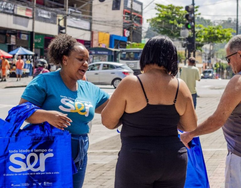 CeMais promove blitz da campanha “Toda Idade é Tempo de Ser”   Principal objetivo é celebrar o envelhecimento com liberdade e potência