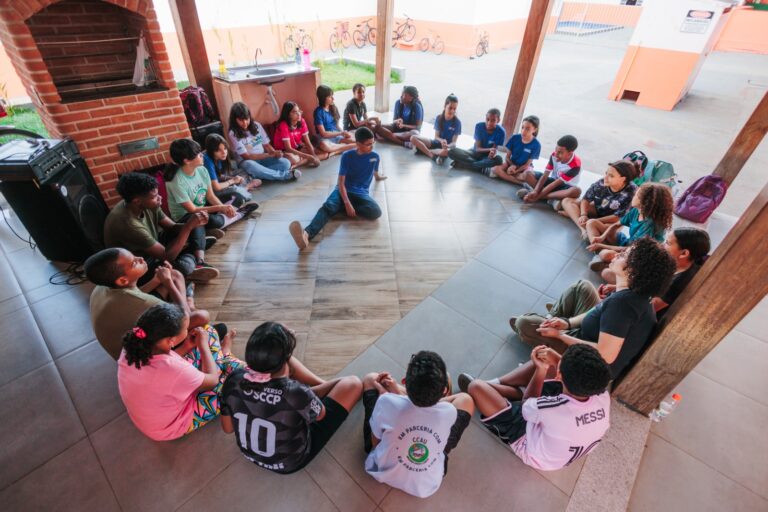 Crianças e jovens do EMCANTAR Social apresentam-se dia 24 de novembro às 19h30 na CDL Uberlândia
