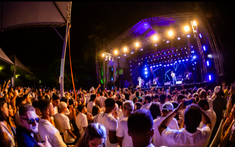 Panda, MC Livinho, Largadão, Banda do Marcão e DJ DH agitam o Réveillon Iate 2026