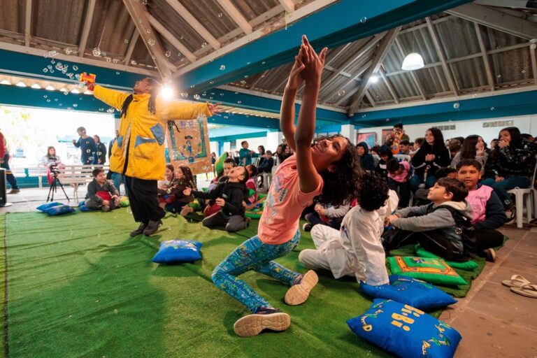 Bi-Bi Móvel: Biblioteca Itinerante chega a Uberaba (MG)