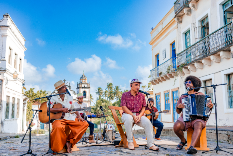 Dominguinho desembarca em BH com João Gomes, Mestrinho e Jota.pê convidando os blocos Pisa na Fulô e Chama o Síndico