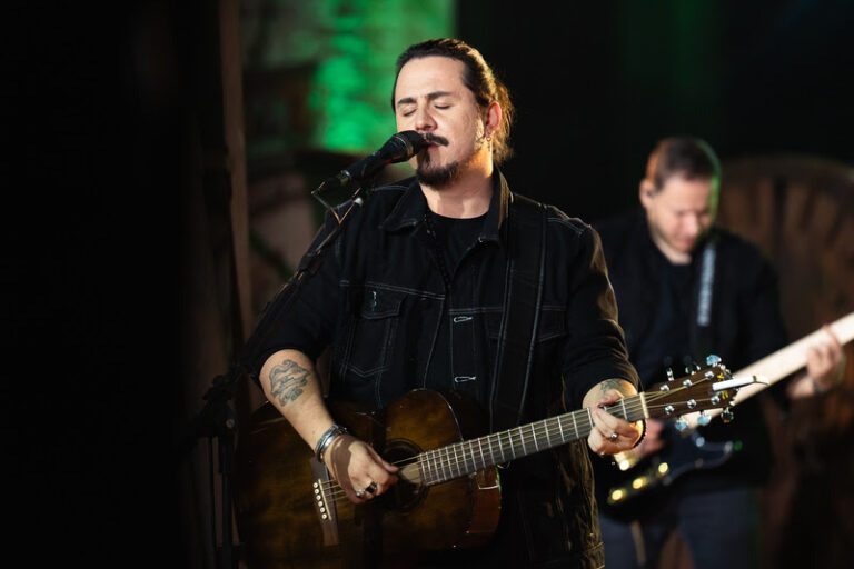 A maior label de rock do Brasil: Com ingressos esgotados e alta demanda, Dino Fonseca confirma turnê “Barzim de Rock” e projeta R$ 10 milhões em 2026