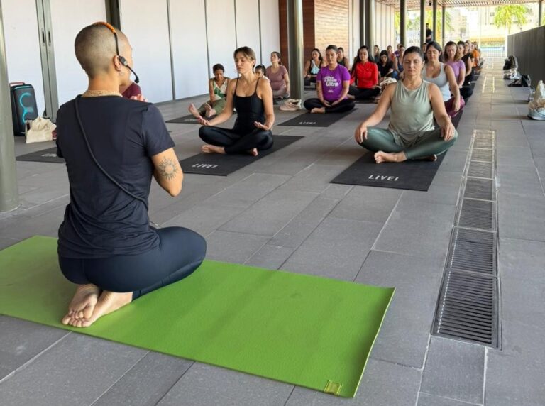 Center Shopping celebra o Dia da Mulher com manhã de yoga e bem-estar ao ar livre