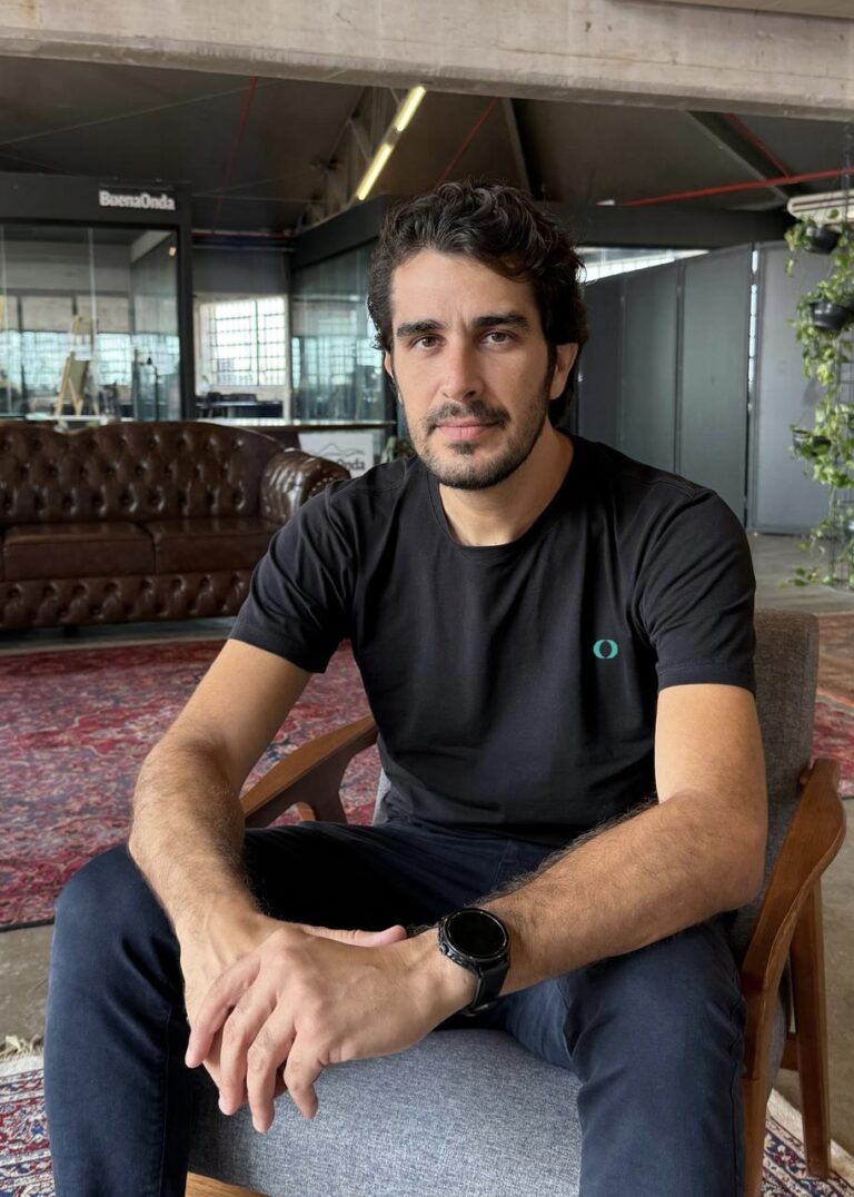 Rafael Gontijo, CEO da Oppem, discursa na 8ª edição do Imersão Indústria, da FIEMG