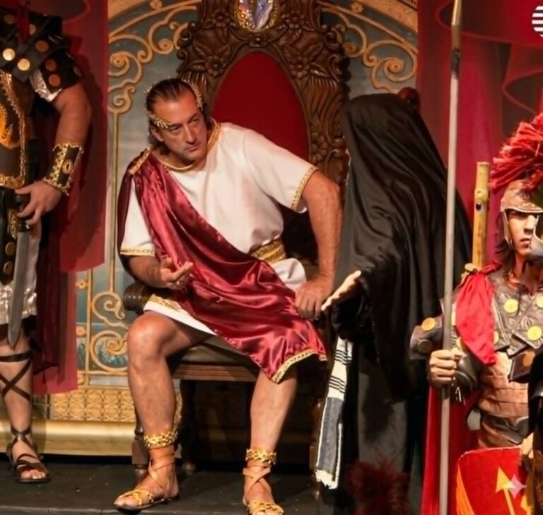 Roberto Rowntree se destaca na Paixão de Cristo no Piauí com atuações marcantes e versatilidade impressionante