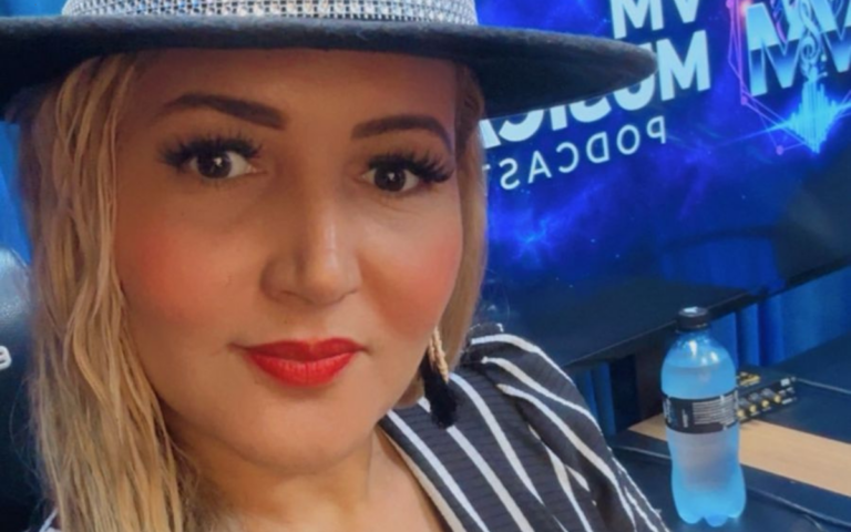Vitória Vik estreia quadro no Programa Na Mira do SBT