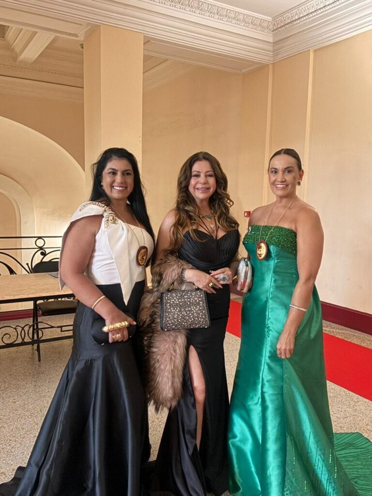 Kristhel Byancco recebe troféu internacional em evento que reuniu personalidades em Cannes