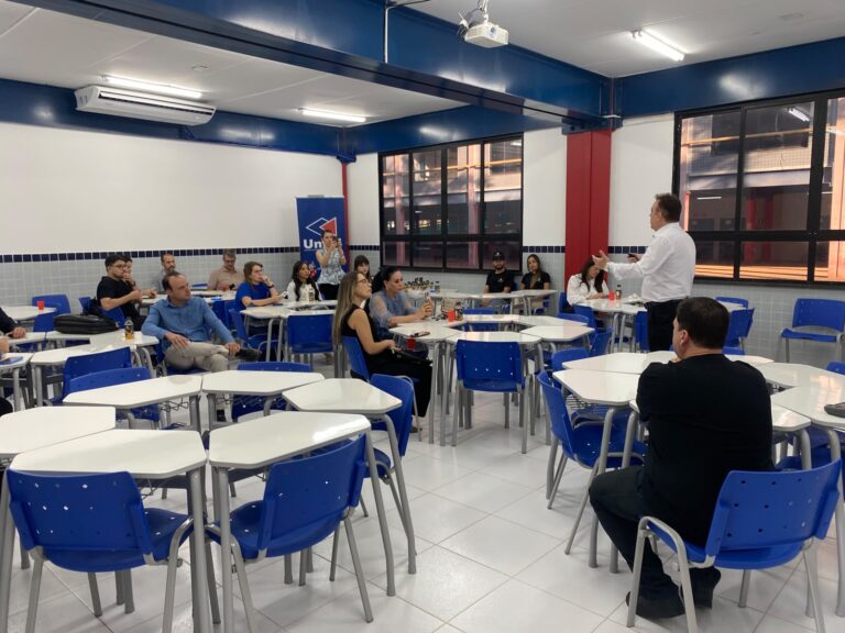 Unitri apresenta novidades para o segundo semestre em café com imprensa e influenciadores