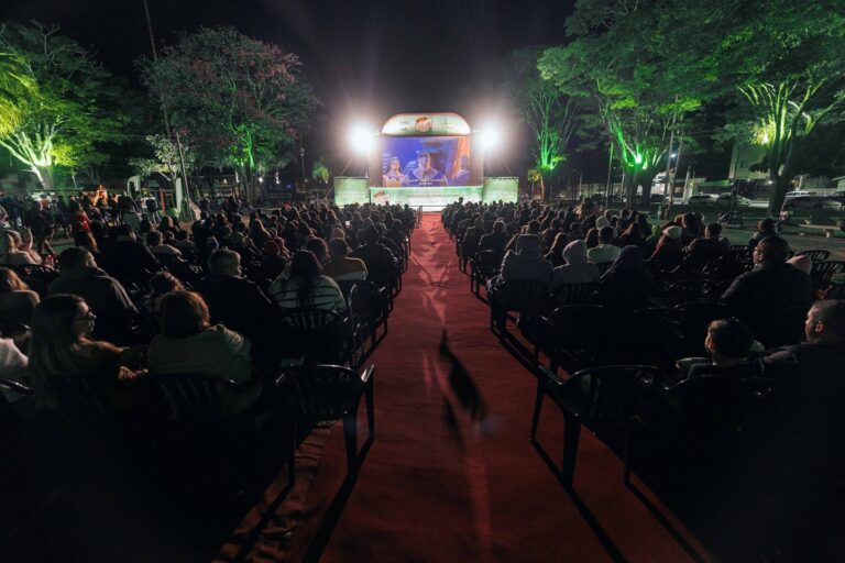 Cinema a céu aberto chega a Uberaba com sessão gratuita para toda a família