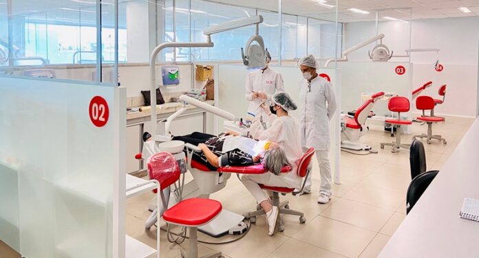 atendimentos de saúde e assistência jurídica para a comunidade