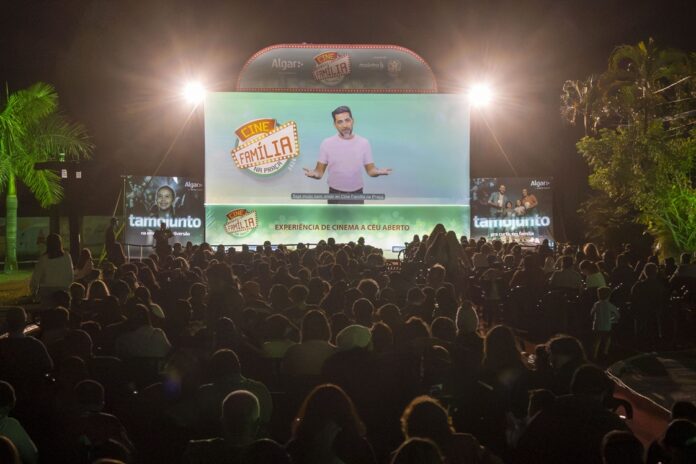 Cine Família na Praça