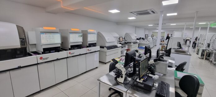 Sala-Parque-Tecnologico Laboratório Mena Diagnóstico